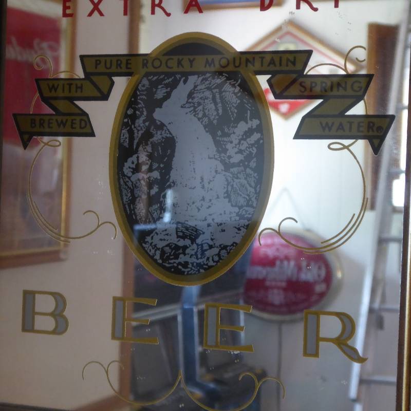 lot 34 image: Coors Extra Dry Mirror Sign