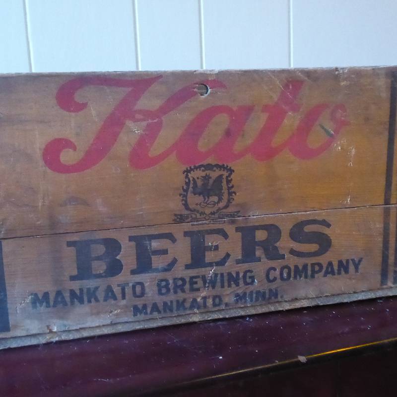 lot 72 image: Original Kato Beer Beverage Box