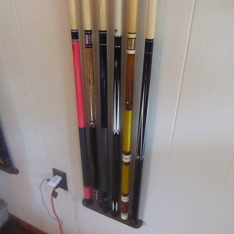 lot 78 image: Pool Cue Lot #2