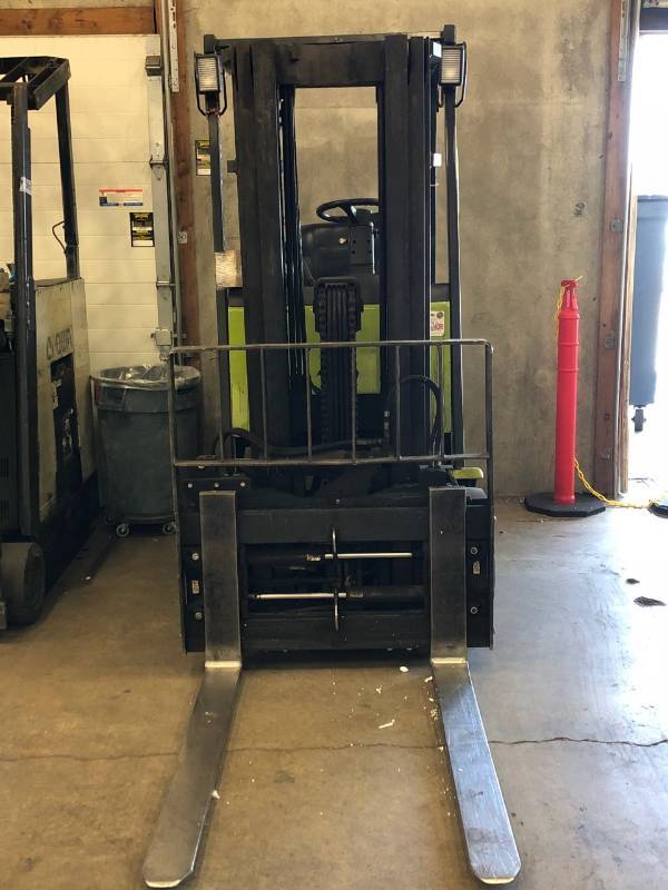 Clark ECG 30 Series cushion tire electric lift truck non-working conditions