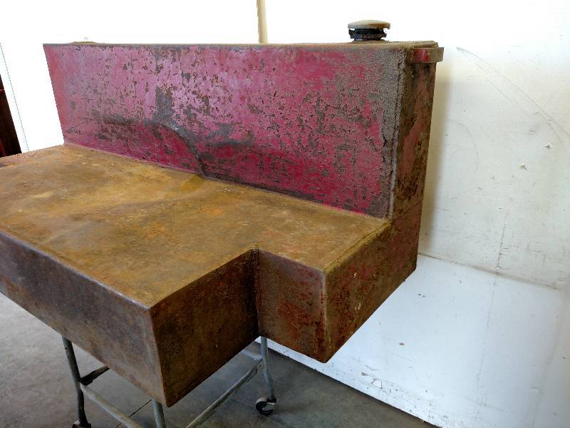 Fuel Tank, 61x31x25.5, notches are ...
