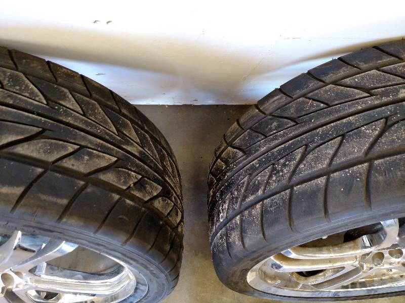 (4) Nitto NT555 Extreme ZR 24535ZR...