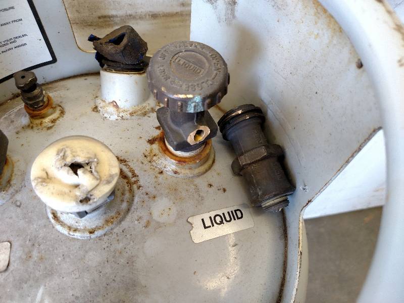 Forklift LP Tank, Broken Valve, Fee...