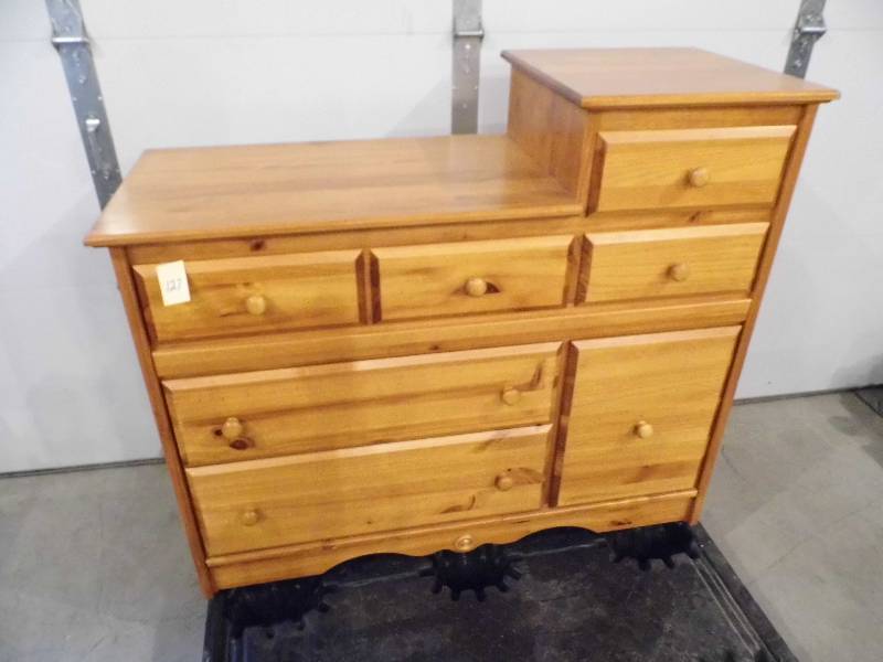 Changing Table w Drawers