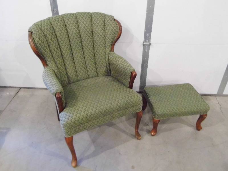 Chair w Ottman