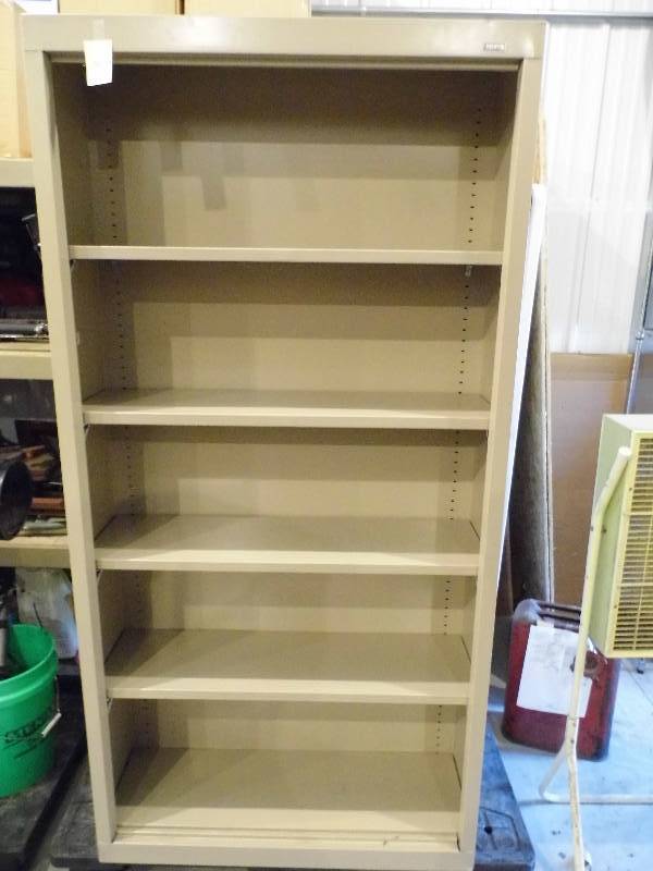 2 Metal Shelves