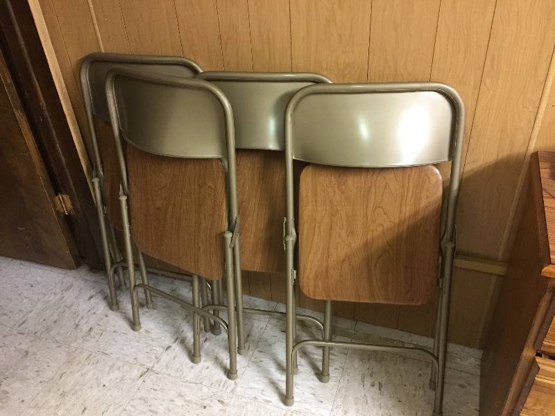 4 Folding Chairs