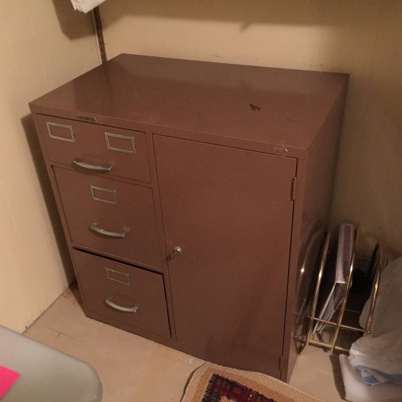 File Cabinet with Lock