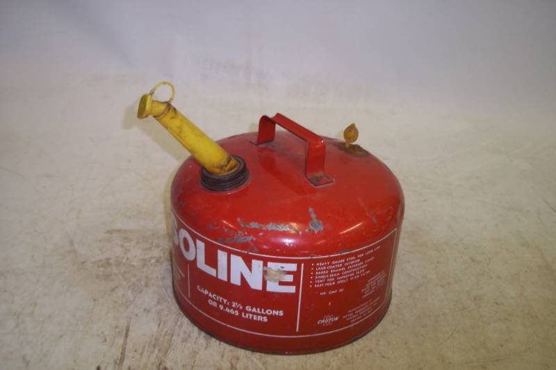 lot 17 image: 2  12 Gallon Metal Gas Can