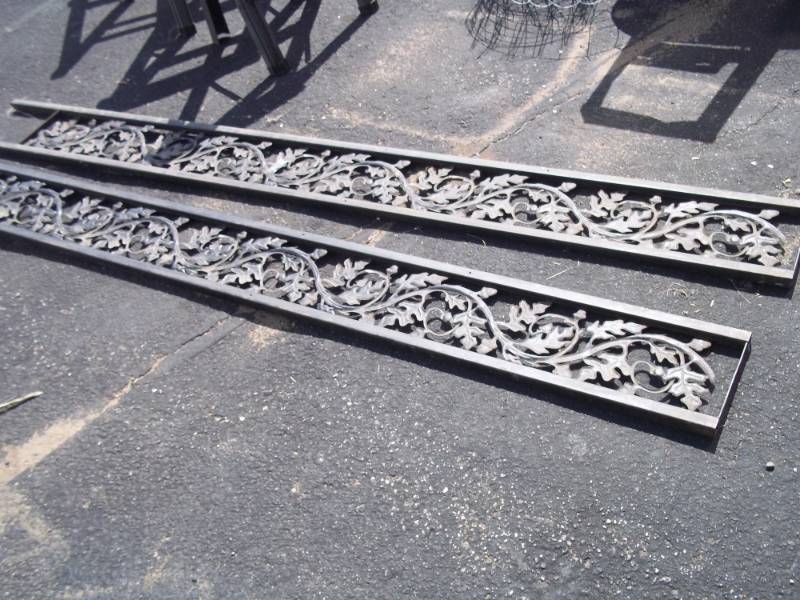 lot 20 image: 2 Metal Ornate Rails