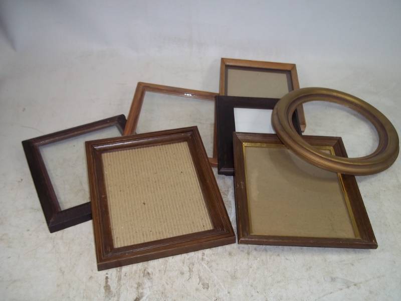 lot 42 image: Picture Frames, 7 pcs Total
