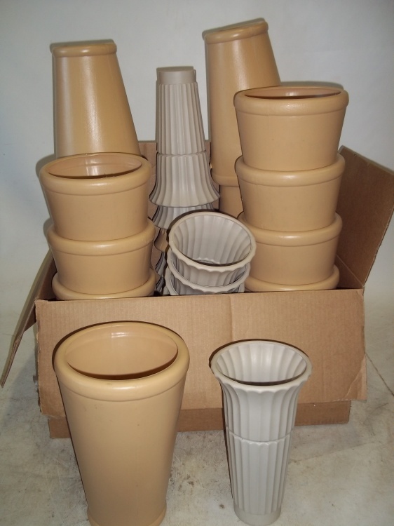 lot 167 image: Plastic Flower Vases
