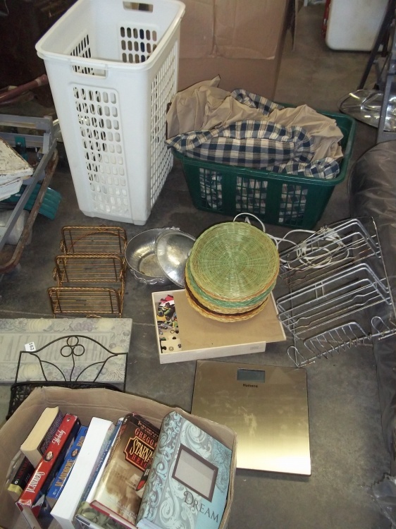 lot 175 image: 2 Laundry Baskets, Bathroom Scale, 3 Pillows, Misc.