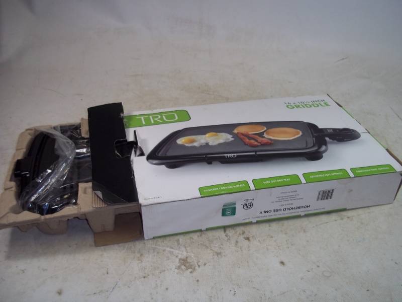 lot 176 image: Electric Griddle New In Box