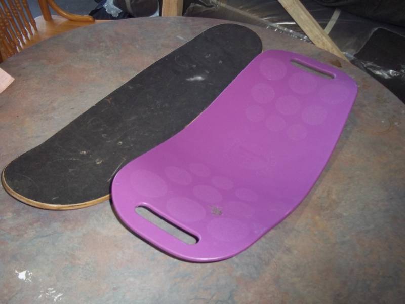 lot 193 image: Exercise Board, Skate Board (No Wheels)