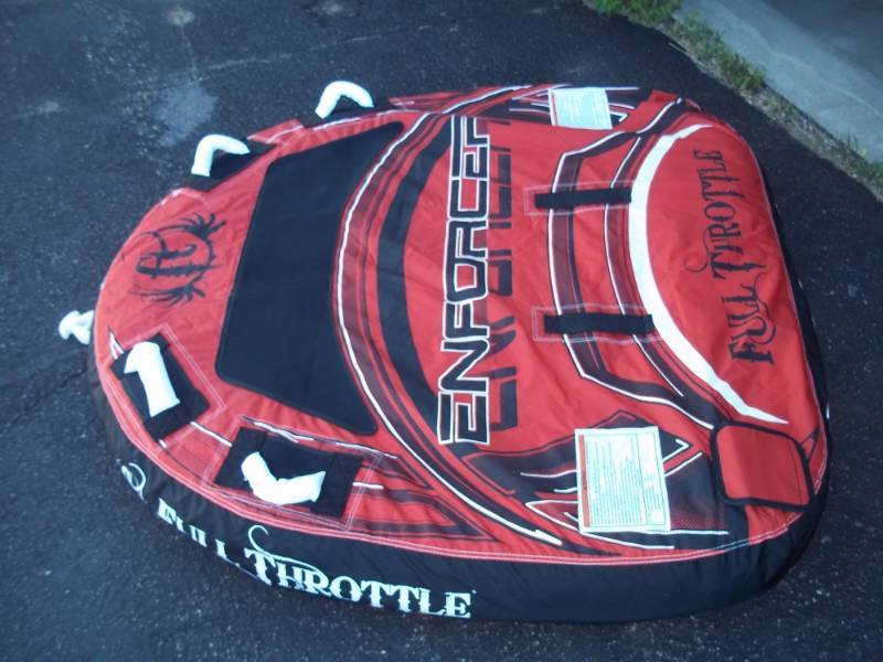 lot 201 image: 2 Person Towable Water Toy