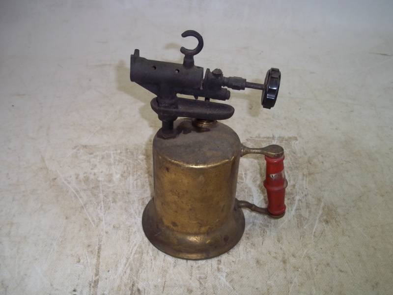 lot 208 image: Vintage Brass Torch