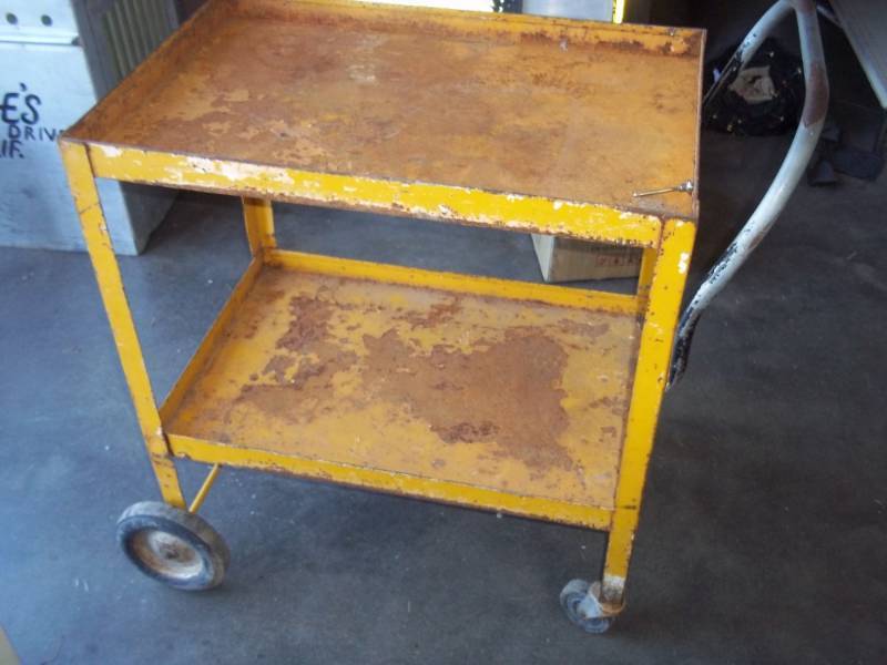 lot 230 image: Metal Rolling Cart