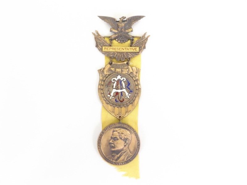 lot 8 image: Antique 1911 GAR Civil War Veterans Ribbon Medal