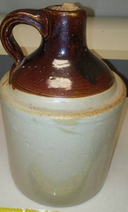 lot 152 image: Crock jug 5.75 x 9