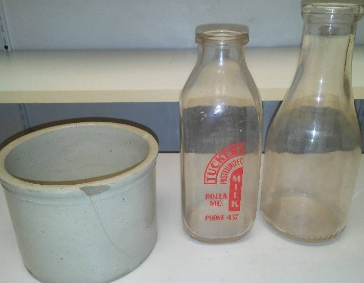 lot 171 image: Crock and 2 Glass Quart Milk Containers