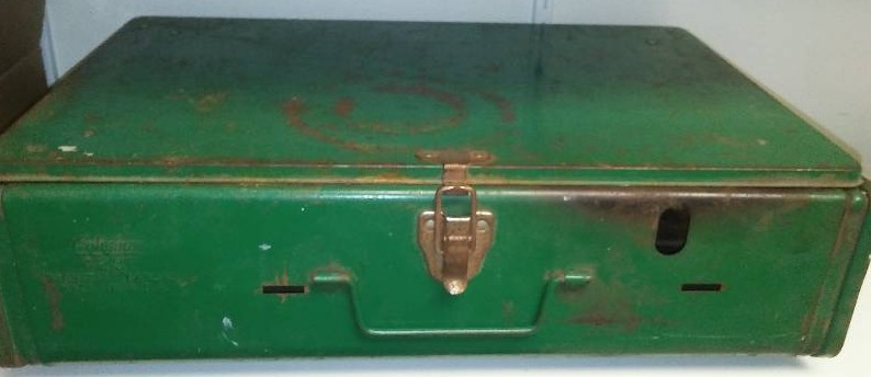lot 176 image: Coleman camp stove 425 e complete