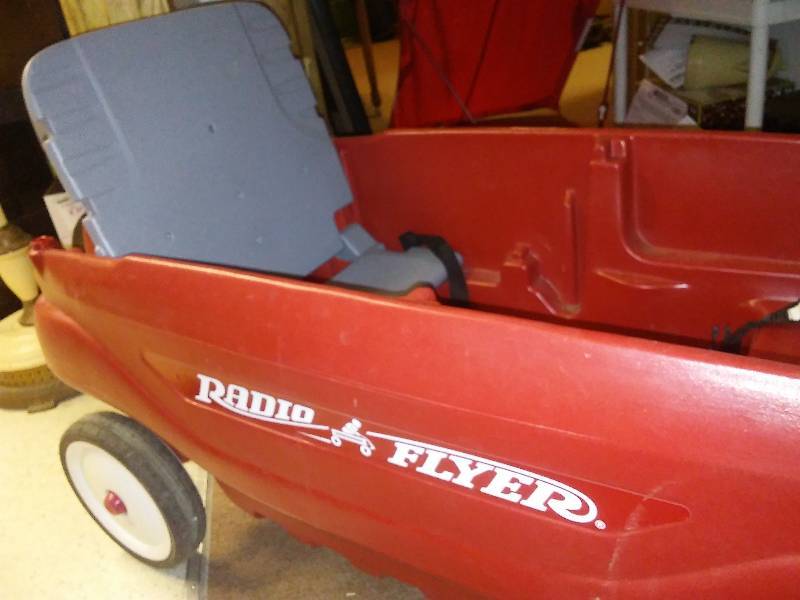 lot 182 image: Radio Flyer poly pull along wagon with canopy