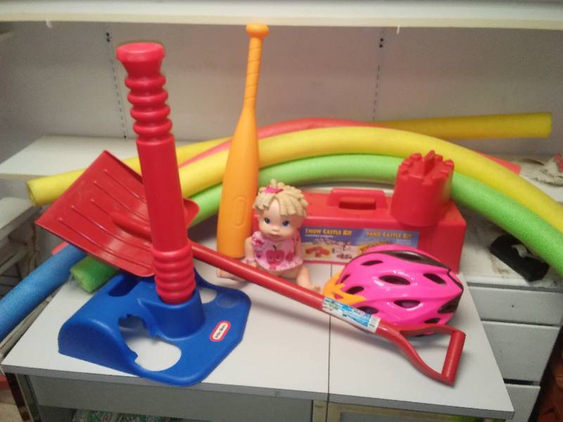 lot 225 image: Summer  Kid Toys, Bike Helmet.