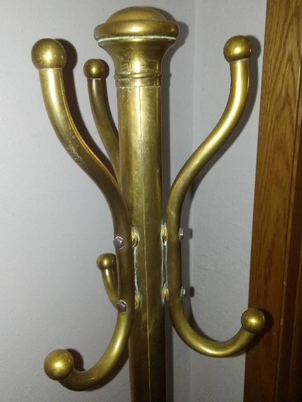 lot 189 image: Brass vintage coat tree