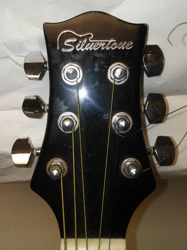 lot 190 image: Silvertone Hollow body rhythm guitar
