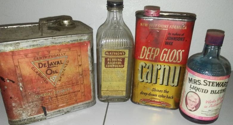 lot 204 image: Vintage tins and bottles