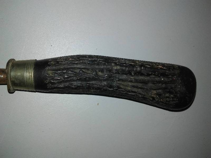 lot 208 image: Knife sharpening honing bar with antler handle