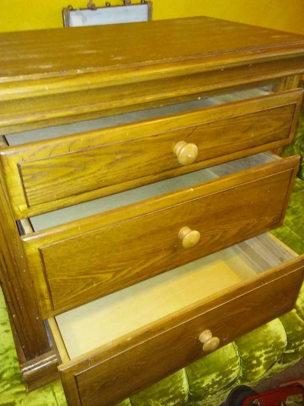 lot 268 image: Nightstand, See lot 183