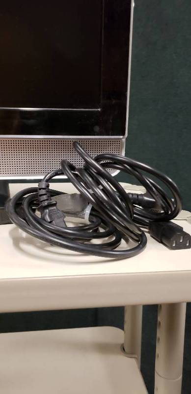 lot 6 image: VIZIO 20-Inch VX20L 1080i Widescreen LCD Flat Panel HDTV Plus Flat Surface Mount Tilting Attachment - Great Working Condition