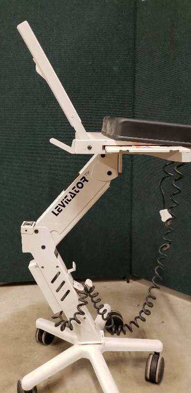 lot 18 image: Feather Touch Stinger Levitator Model #5825 Laptop CaddyMobile Cart - Multi Positional - Great Condition