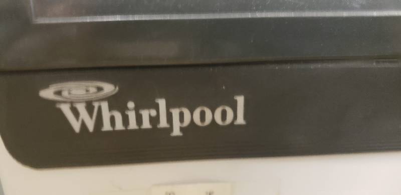 lot 43 image: Whirlpool Mini Fridge with Freezer - 2.8 cubic Ft - Good Working Condition