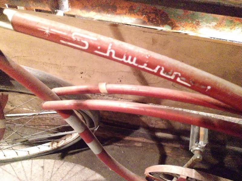 lot 2 image: Vintage Schwinn Bicycle (Red)