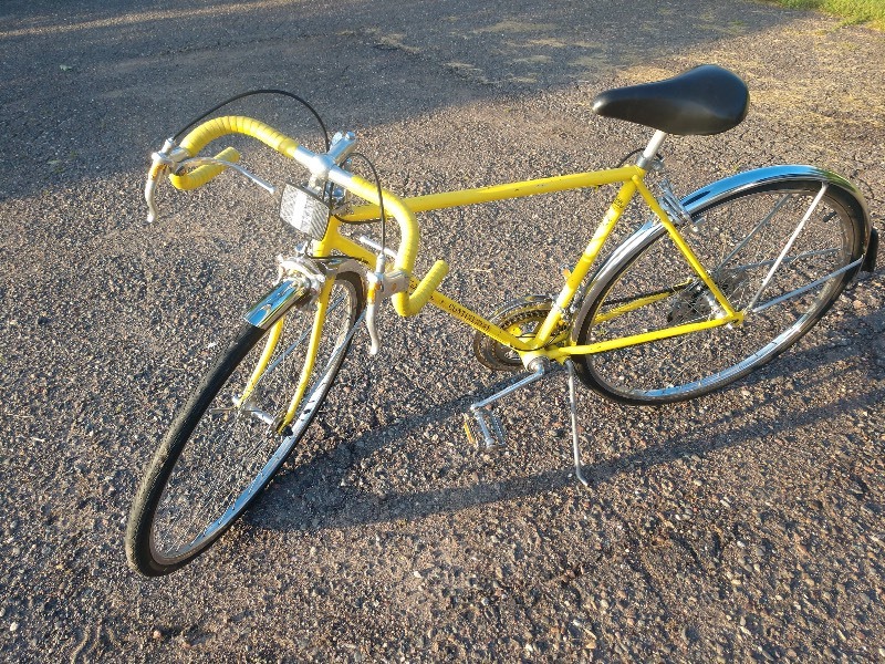 schwinn continental yellow