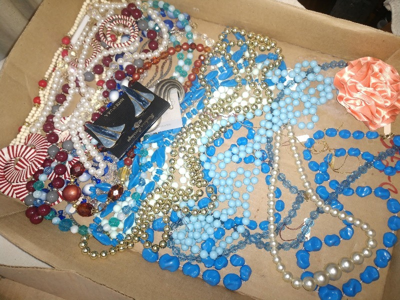 lot 61 image: Costume Jewelry, Necklaces and Earrings