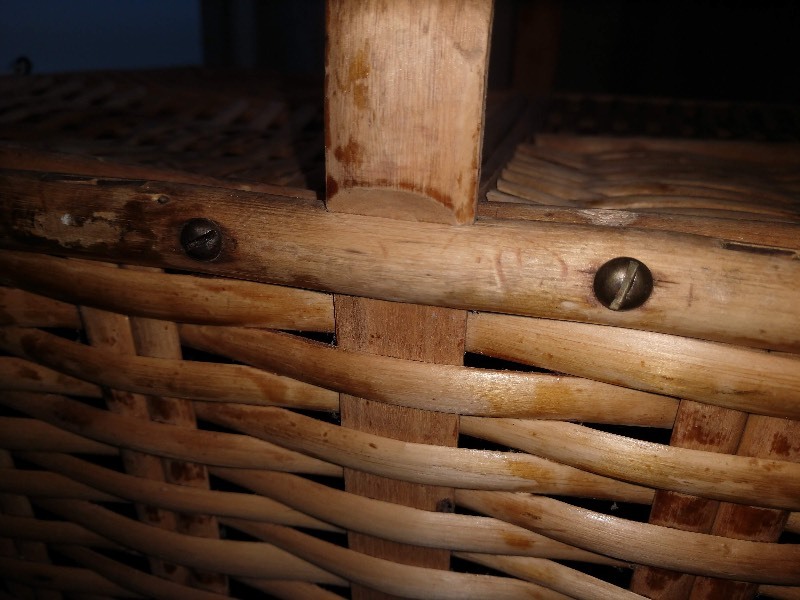 lot 66 image: Woven Wicker Rattan Picnic Basket Classic Rectangular Shape
