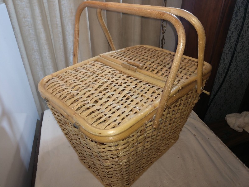 lot 69 image: Double Handle Woven Wicker Rattan Picnic Basket