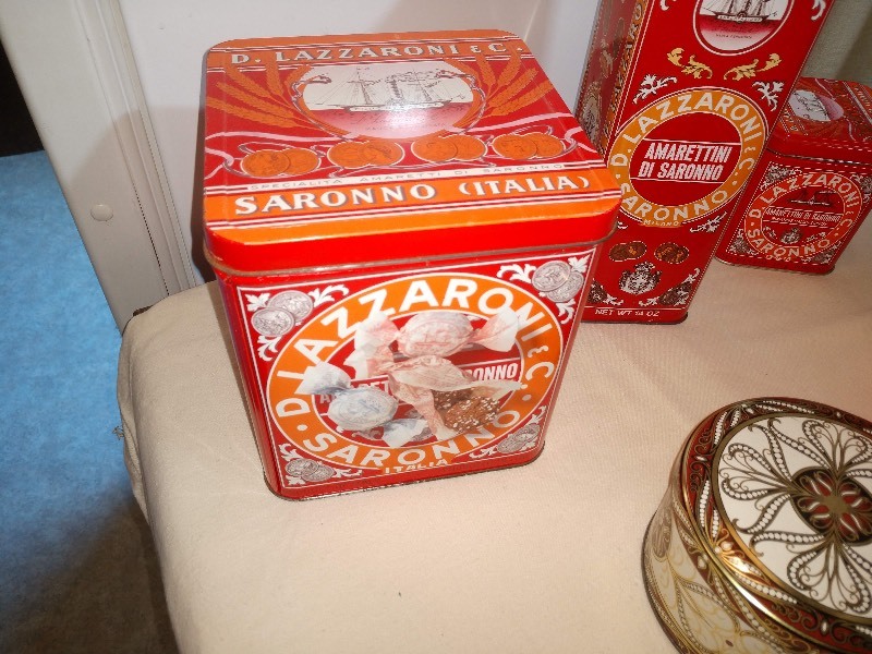lot 78 image: Vintage Red D. Lazzaroni & C. Saronno Milano Biscotti Tin Containers, Small Round Tin Designed By Daher Container Made in England, Enesco Designer Giftware Heart Shaped Tin Hong Kong