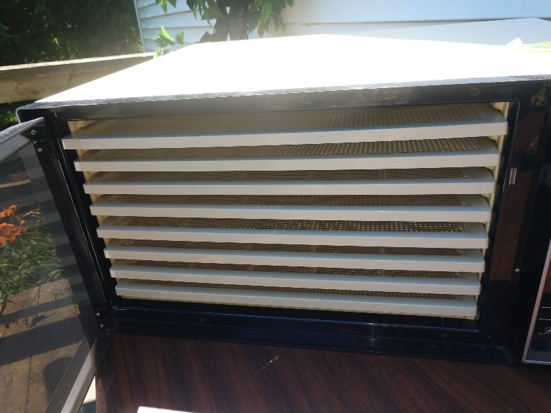 lot 135 image: Harvest Maid APS Eight Tray Countertop Food Dehydrator 