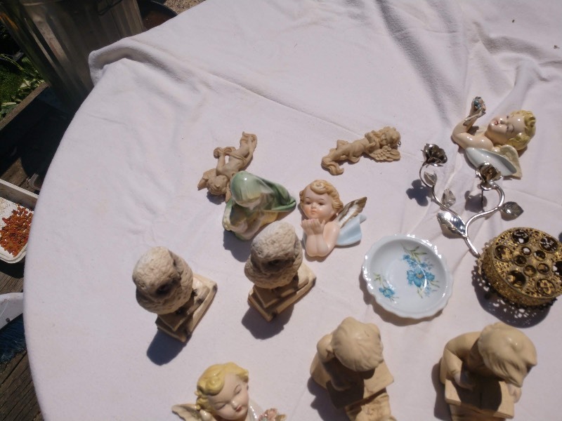 lot 137 image: Cupid and Owl Figurines, Ornate Stands and Other Trinkets