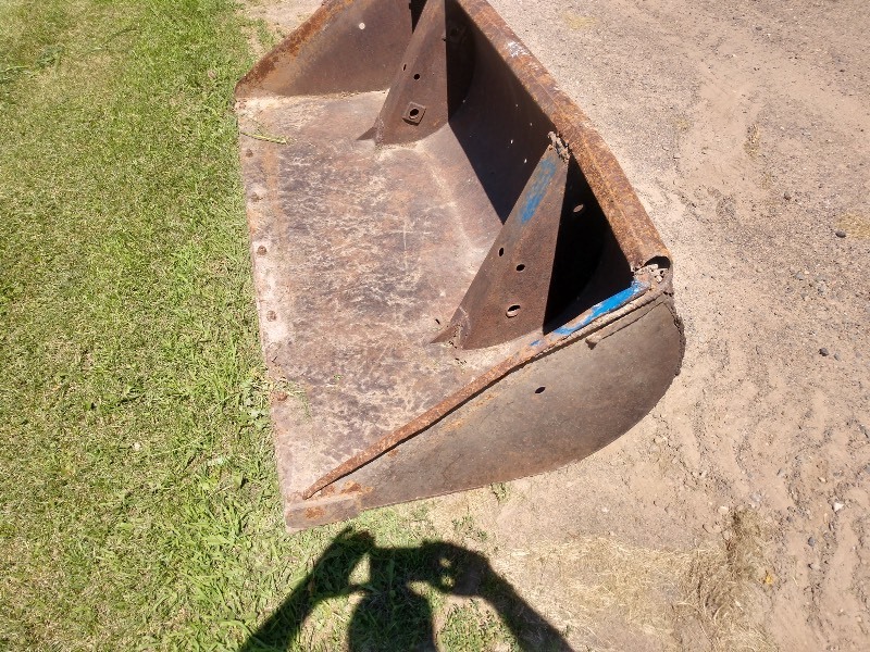 lot 41 image: Skid Steer Bucket