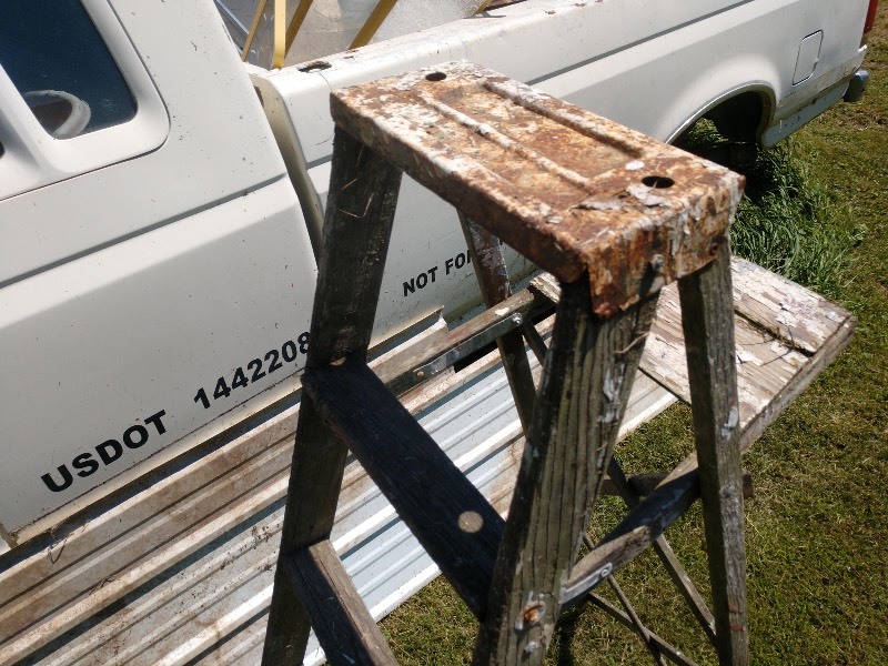 lot 44 image: Rustic Wood X Brace Painters Ladder