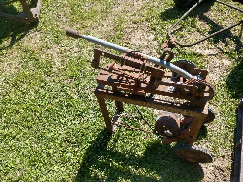 lot 9 image: Antique Saw Mill