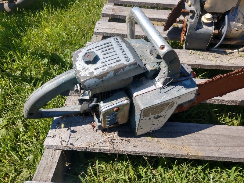 lot 12 image: Six Chainsaws