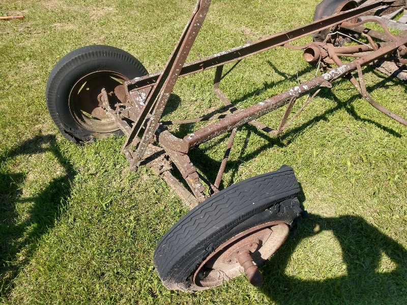 lot 13 image: Ford Frame