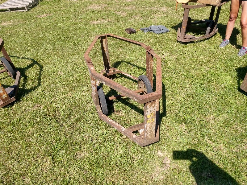 lot 18 image: Octagon Missile Cart